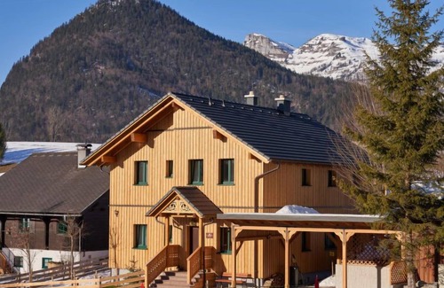 Bad Aussee Apartment | Unforgettable Stay at Sommersberg with Lake View & Spa