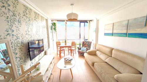 Somo Apartment | Cozy Somo Playa Vistas with Oceanfront Views & Pet Friendly