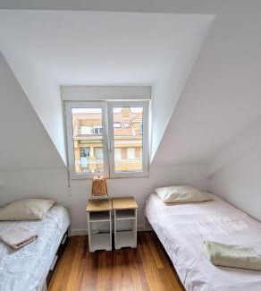 Somo Apartment | Cozy Somo Playa Vistas with Oceanfront Views & Pet Friendly