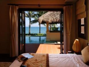 Son Tra Resort | Relax at Son Tra Resort & Spa Danang: Beachfront Bliss