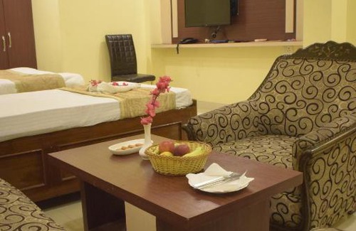 Dumka Hotel | Discover SONA HOTEL in Dumka: Family-Friendly with Breakfast