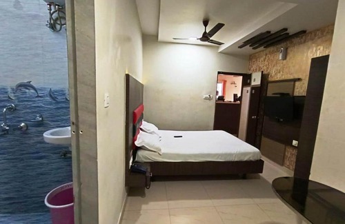 Mira Road East Hotel | Inviting Sona Lodging Bhargav Palace with Breakfast Included