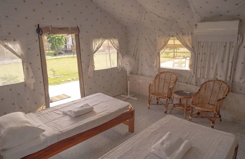 Balipara Hotel | Discover Sonai Nameri: Family-Friendly Retreat with Dining