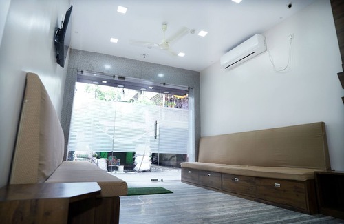 Taltala Hotel | Top-Rated Sonar Bangla Guest House with Family-Friendly Amenities