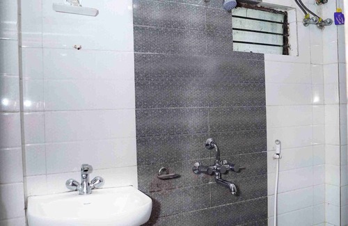 Taltala Hotel | Top-Rated Sonar Bangla Guest House with Family-Friendly Amenities