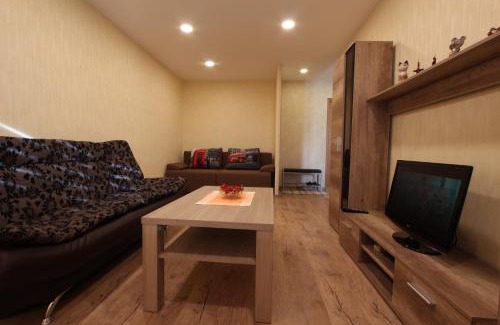 Siauliai Apartment | Pet-Friendly Sondeckio Apartment with Top Guest Ratings