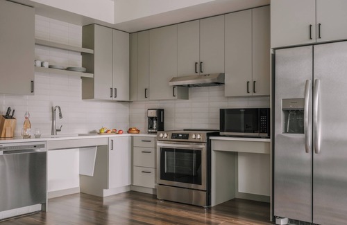 Jefferson Park Apartment | Accessible One-Bedroom Apartment at Sonder Skyline