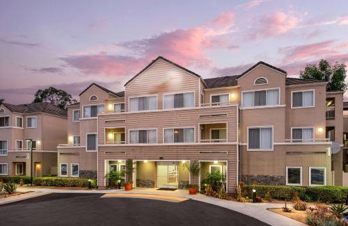 Carmel Mountain Ranch Hotel | Pet-Friendly Retreat at Sonesta ES Suites Carmel Mountain