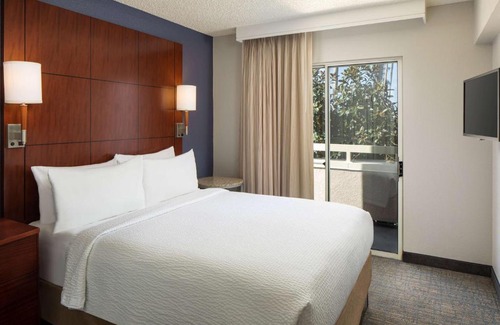 Carmel Mountain Ranch Hotel | Pet-Friendly Retreat at Sonesta ES Suites Carmel Mountain