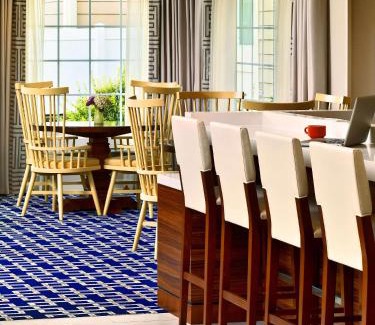 Princeton Hotel | Pet-Friendly Sonesta ES Suites Princeton with Pool Access