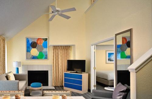 Newark Hotel | Inviting Sonesta ES Suites Wilmington - Newark with Pool & Ocean View