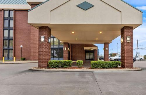 Southeast Houston Hotel | Convenient Stay at Sonesta Essential Houston Hobby Airport