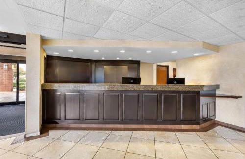 Southeast Houston Hotel | Convenient Stay at Sonesta Essential Houston Hobby Airport