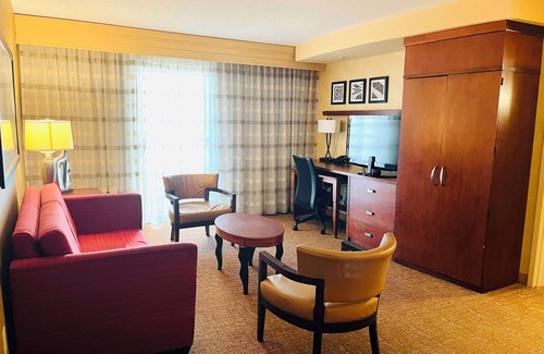 Junction City Hotel | Cozy Courtyard by Marriott Junction City with Pool & Spa