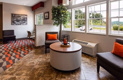 Morgantown Hotel | Discover Sonesta Essential Morgantown with Spa and Dining