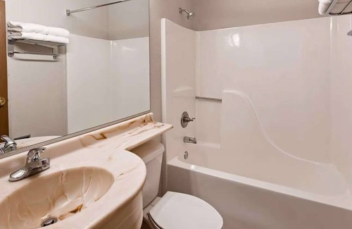 Morgantown Hotel | Discover Sonesta Essential Morgantown with Spa and Dining