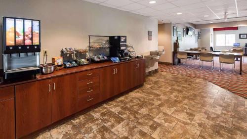 Morgantown Hotel | Comfortable Sonesta Essential Morgantown with Hot Tub & Breakfast