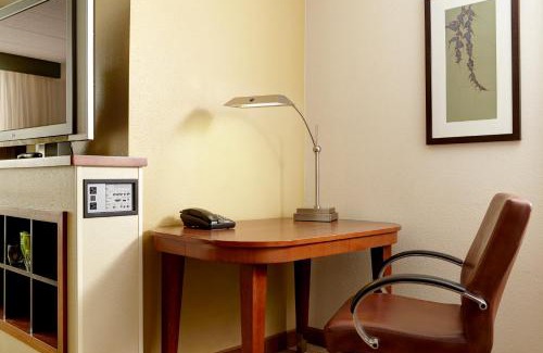 St. Johns Hotel | Discover Sonesta Select Austin North Central: Pet-Friendly Comfort