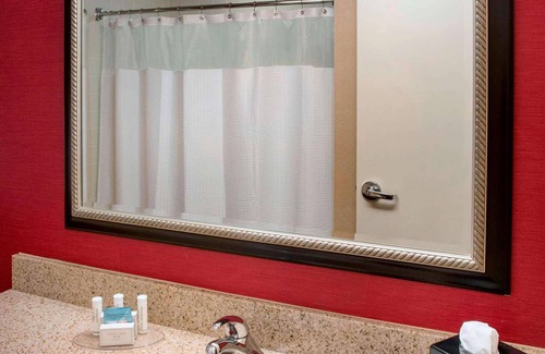 Danvers Hotel | Inviting Stay at Sonesta Select Boston Danvers with Pool & Spa