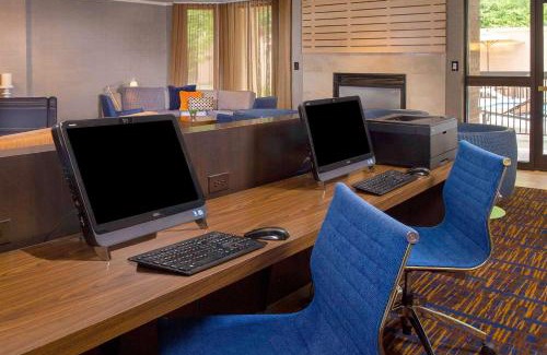 Durham Hotel | Pet-Friendly Retreat at Sonesta Select Durham Research Triangle