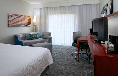 Waldron Hotel | Discover Comfort at Sonesta Select Kansas City Airport