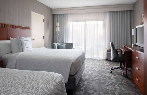 Camelback East Hotel | Discover Sonesta Select Phoenix Camelback - Guest Rated 8.8