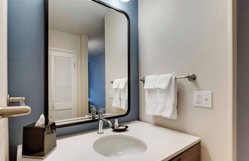 Mayo Clinic Hotel | Convenient Stay at Sonesta Select Scottsdale with Spa & Pool