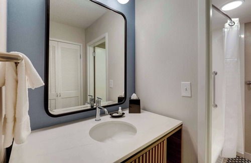 Mayo Clinic Hotel | Convenient Stay at Sonesta Select Scottsdale with Spa & Pool