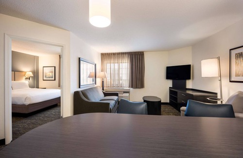Gateway Hotel | Discover Comfort at Sonesta Simply Suites Austin Domain