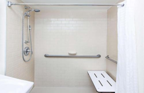 Ashley Oaks Hotel | Comfortable Stay at Sonesta Simply Suites Knoxville