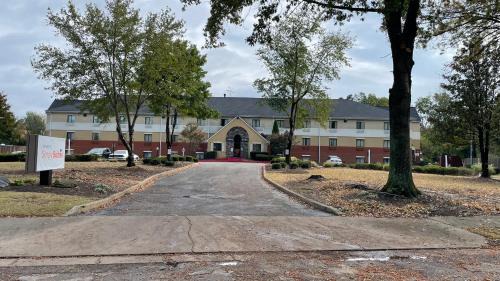 Ellendale Hotel | Convenient Stay at Sonesta Simply Suites Memphis