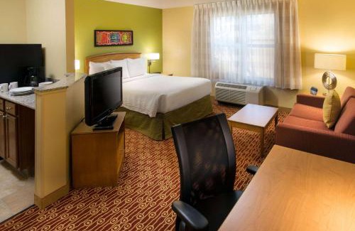 Shea Business Park Hotel | Discover Sonesta Simply Suites in Scottsdale, Pet Friendly!