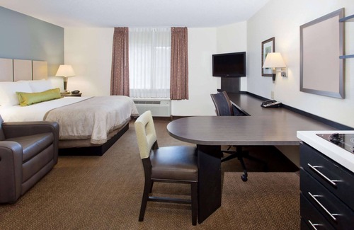 Somerset Hotel | Comfortable Stay at Sonesta Simply Suites Somerset