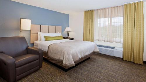 Wichita Hotel | Comfortable Pet-Friendly Stay at Sonesta Simply Suites