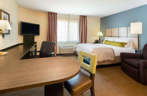 Wichita Hotel | Comfortable Pet-Friendly Stay at Sonesta Simply Suites