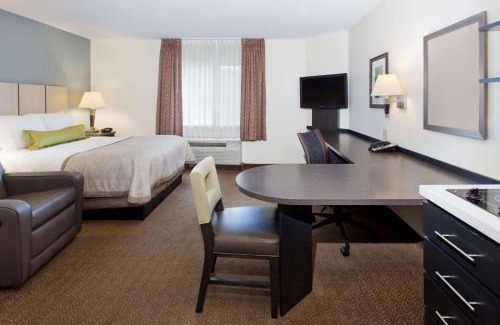 Wichita Hotel | Comfortable Pet-Friendly Stay at Sonesta Simply Suites