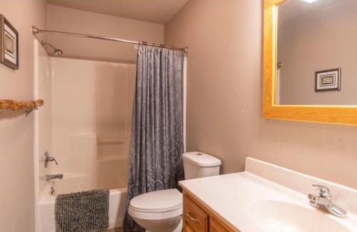 Hill City House | Discover Family-Friendly Comfort at Song Bird Hill Hotel