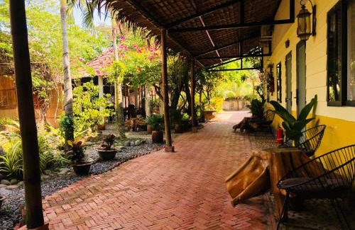 Phong Dien House | Oceanfront Song Ngư Pisces Homestay with Spa & Breakfast