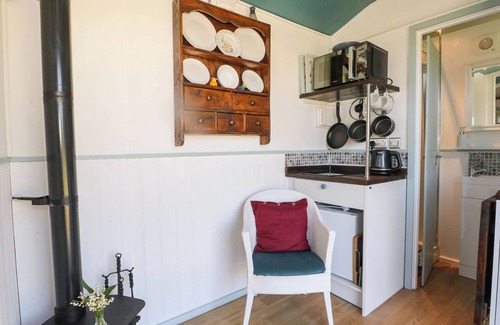 St Michaels Cottage | SONGBIRDS, pet friendly, with open fire in St Michaels, Kent