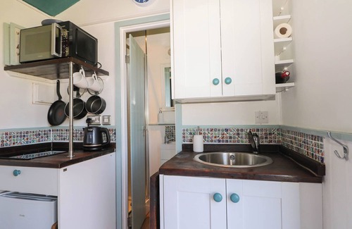 St Michaels Cottage | SONGBIRDS, pet friendly, with open fire in St Michaels, Kent
