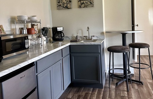 Aberdeen Apartment | Explore Sonia's Guest Suite: Gateway to Olympic Adventures