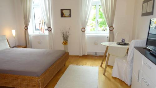 Oberdobling Apartment | Discover Sonnberg Apartments: Guest Rated 9.4/10 with Dining