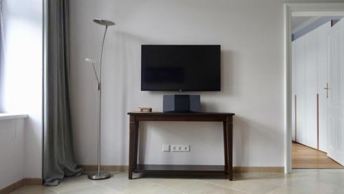 Oberdobling Apartment | Exceptional Sonnberg Design Apartment: Top-Rated Stay Awaits
