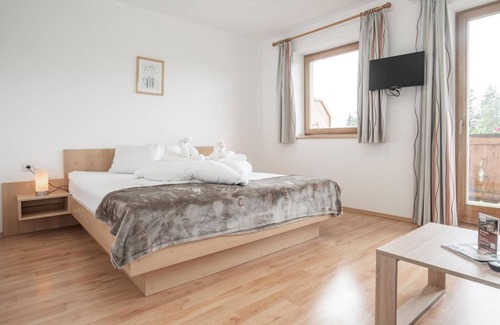 Scheffau am Wilden Kaiser Bed & Breakfast | Relaxing Getaway for 5 at Berggasthof Bärnstatt