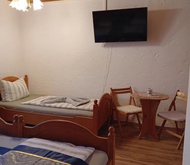 Buching House | Family-Friendly Sonne: Cozy Stay with Restaurant Amenities