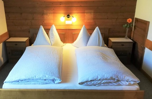 Pfarrwerfen Bed & Breakfast | Welcoming Sonneck Frühstückspension with Breakfast & Accessibility