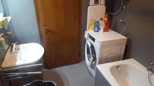 Lana Apartment | Pet-Friendly SonnenApartment with a 9.5/10 Guest Rating