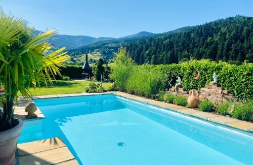 Elzach Apartment | Discover Sonnenberg Resort: Oceanfront Retreat with Spa