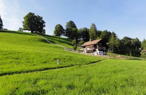 Schoenried Apartment | Relax at Sonnenfreude Chalet: Spa, Breakfast & Family Friendly