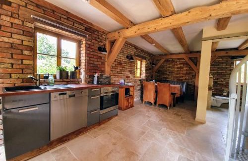 Neu Karin Apartment | Elegant Sonnenhügel: Guest Rated 9.8 with Breakfast Included